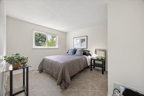 Photo 20 at 22 Valley Stream Drive, Milliken, Toronto