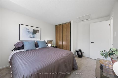 Photo 21 at 22 Valley Stream Drive, Milliken, Toronto