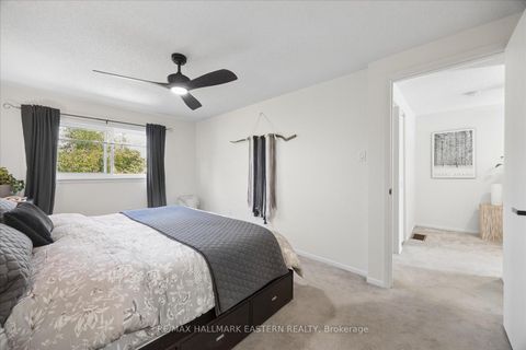 Photo 24 at 22 Valley Stream Drive, Milliken, Toronto
