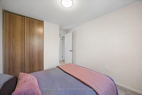 Photo 29 at 22 Valley Stream Drive, Milliken, Toronto