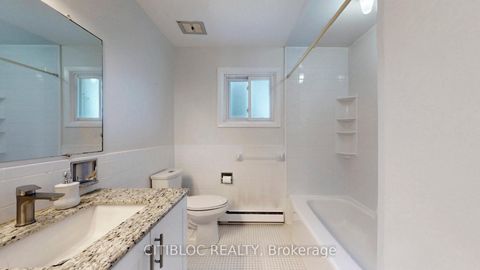 Photo 19 at 11 Castle Hill Drive, L'Amoreaux, Toronto