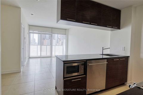 Photo 4 at 914 - 1 Market Street, Waterfront Communities C8, Toronto