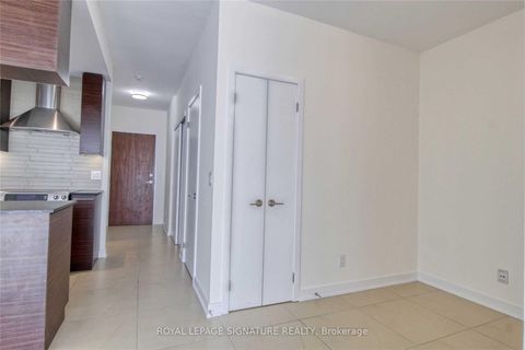 Photo 13 at 914 - 1 Market Street, Waterfront Communities C8, Toronto