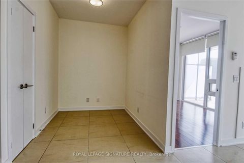 Photo 14 at 914 - 1 Market Street, Waterfront Communities C8, Toronto