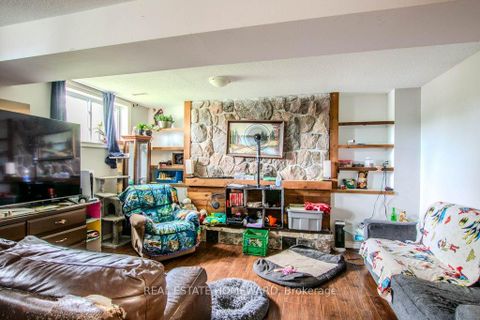 Photo 13 at 54 SPRINGDALE Drive, Cundles East, Barrie