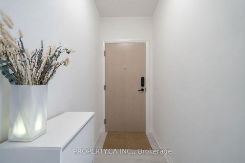 Photo 2 at 1702 - 280 Dundas Street W, Chinatown, Toronto