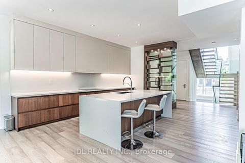 Photo 7 at 19 Fifeshire Road, Windfields, Toronto