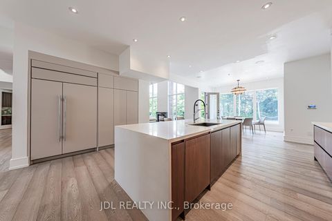 Photo 8 at 19 Fifeshire Road, Windfields, Toronto