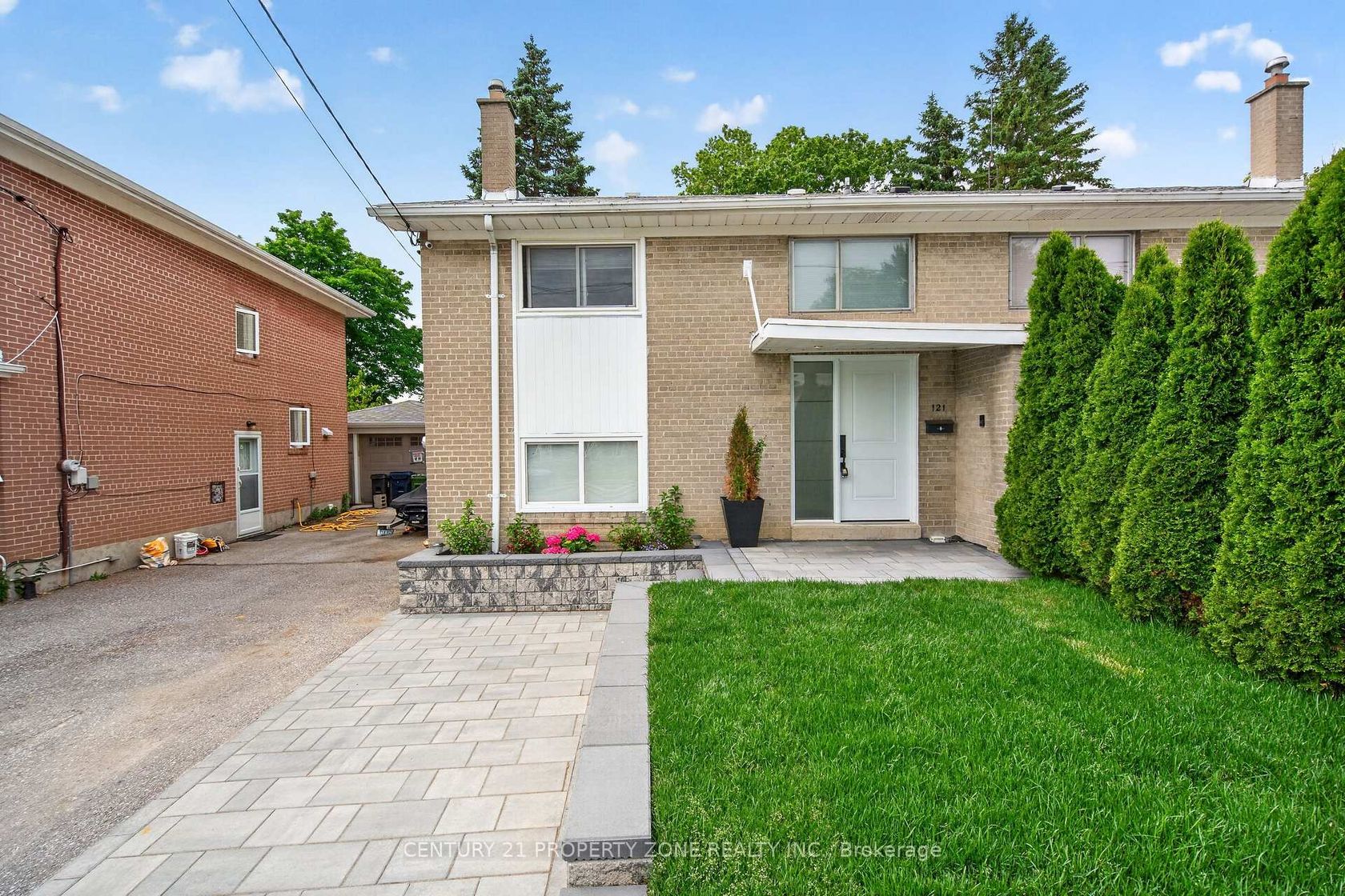 121 Saint Lucie Drive, Humbermede, Toronto photo number 2