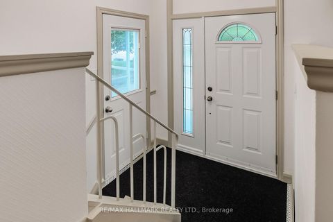 Photo 7 at 6 Suraty Avenue, Bendale, Toronto