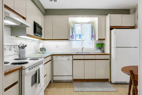 Photo 11 at 6 Suraty Avenue, Bendale, Toronto