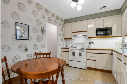 Photo 12 at 6 Suraty Avenue, Bendale, Toronto
