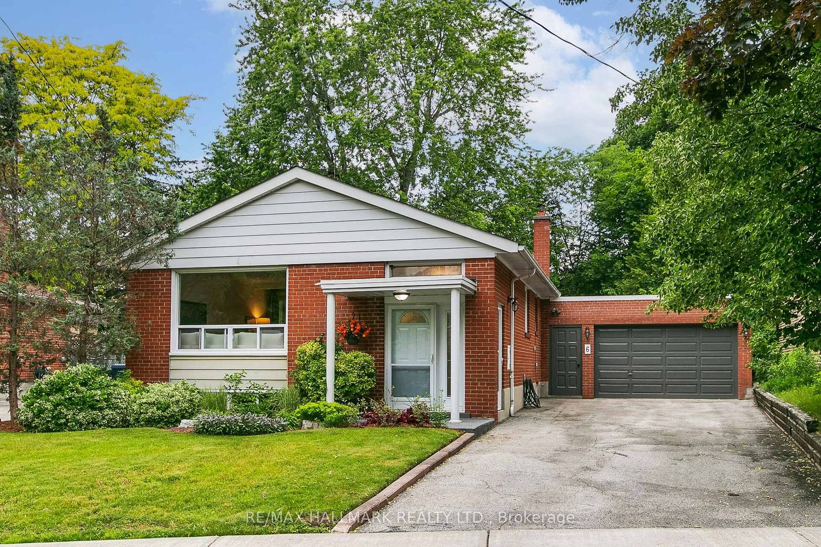 6 Suraty Avenue, Bendale, Toronto photo number 2