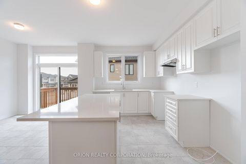 Photo 1 at 133 Fenchurch Manor Avenue, Rural Barrie Southeast, Barrie