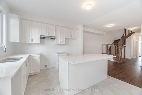 Photo 2 at 133 Fenchurch Manor Avenue, Rural Barrie Southeast, Barrie