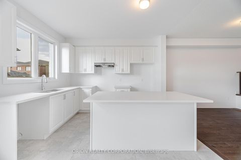 Photo 3 at 133 Fenchurch Manor Avenue, Rural Barrie Southeast, Barrie