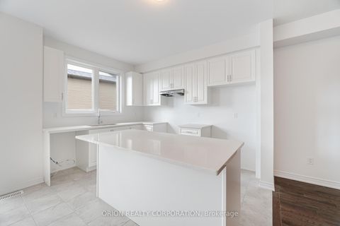 Photo 4 at 133 Fenchurch Manor Avenue, Rural Barrie Southeast, Barrie