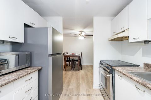 Photo 7 at 6 Pheasant Trail, Ardagh, Barrie