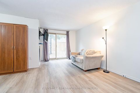 Photo 9 at 6 Pheasant Trail, Ardagh, Barrie