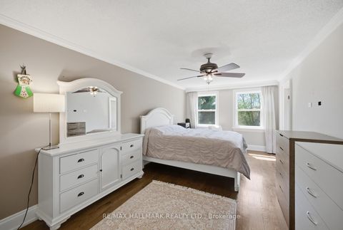 Photo 22 at 99 Carlson Drive, College Manor, Newmarket