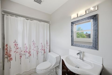 Photo 26 at 99 Carlson Drive, College Manor, Newmarket
