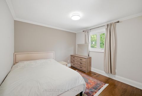 Photo 29 at 99 Carlson Drive, College Manor, Newmarket