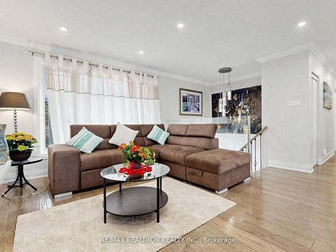 Photo 3 at 56 Candlewood Crescent, York University Heights, Toronto