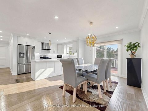 Photo 4 at 56 Candlewood Crescent, York University Heights, Toronto