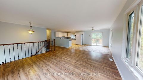 Photo 1 at 1048 Gilmore Avenue, Lefroy, Innisfil
