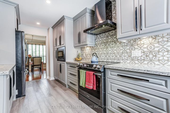 Photo 4 at 82 Horton Crescent, Central Park, Brampton