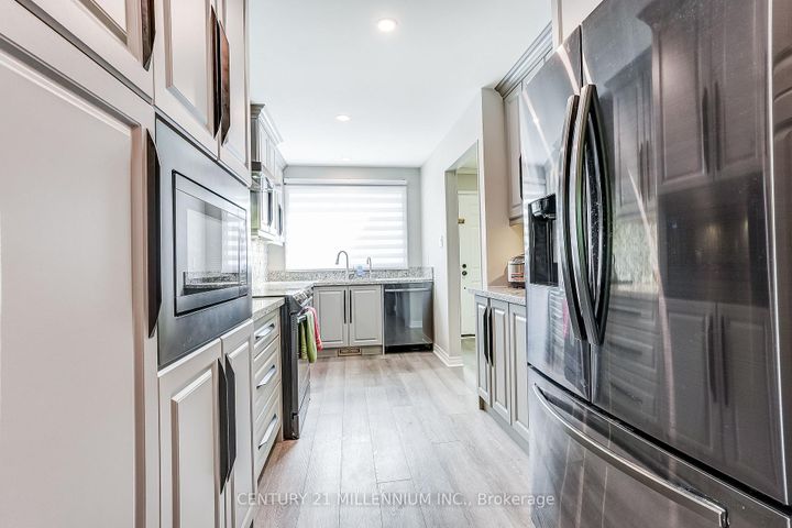 Photo 6 at 82 Horton Crescent, Central Park, Brampton