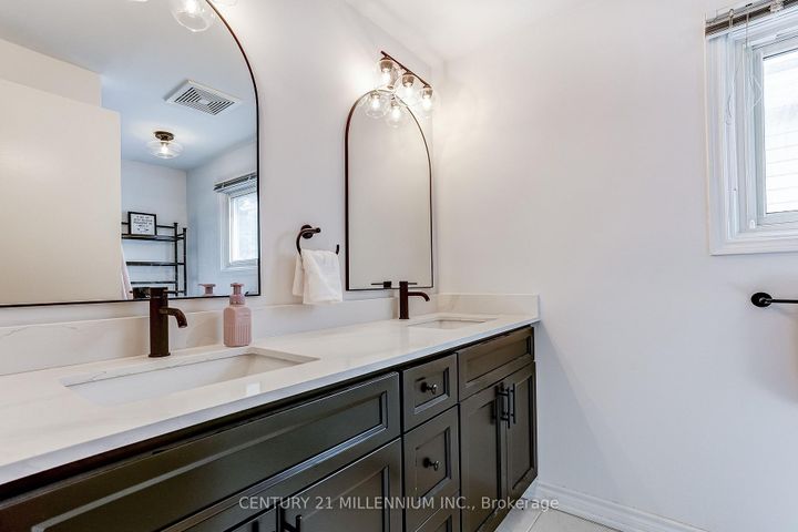 Photo 16 at 82 Horton Crescent, Central Park, Brampton