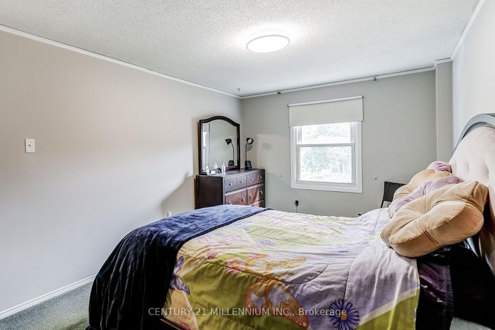 Photo 24 at 82 Horton Crescent, Central Park, Brampton