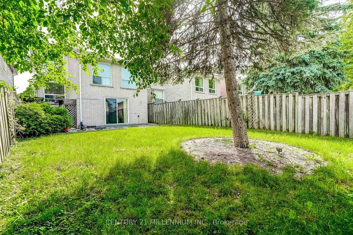 Photo 30 at 82 Horton Crescent, Central Park, Brampton