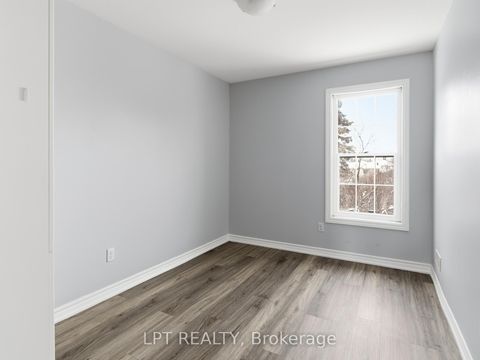 Photo 2 at 4 - 244 Penetanguishene Road, Georgian Drive, Barrie