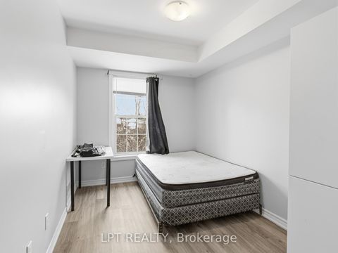 Photo 6 at 4 - 244 Penetanguishene Road, Georgian Drive, Barrie