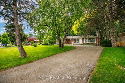 Photo 1 at 17 Hi Mount Drive, Bayview Village, Toronto