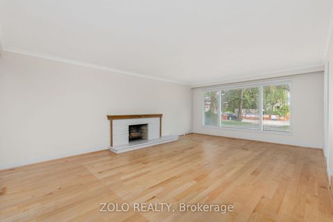 Photo 7 at 17 Hi Mount Drive, Bayview Village, Toronto