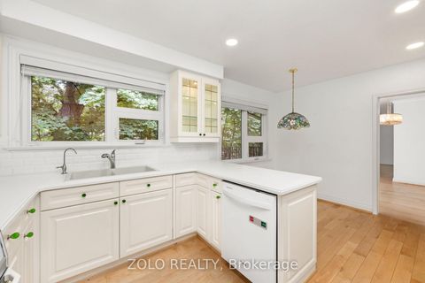 Photo 13 at 17 Hi Mount Drive, Bayview Village, Toronto