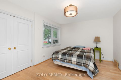 Photo 15 at 17 Hi Mount Drive, Bayview Village, Toronto