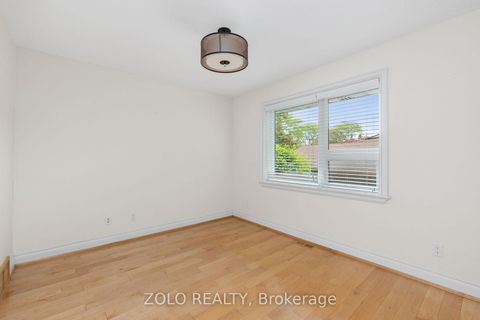 Photo 17 at 17 Hi Mount Drive, Bayview Village, Toronto
