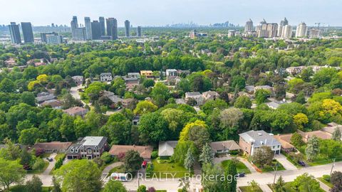 Photo 43 at 17 Hi Mount Drive, Bayview Village, Toronto