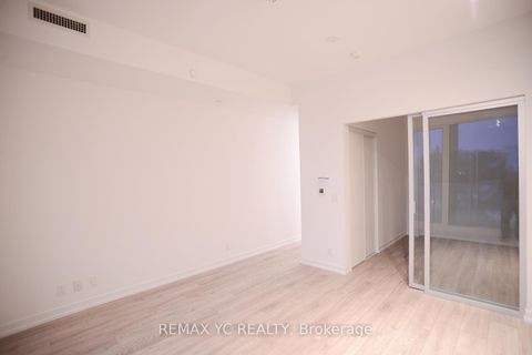 Photo 3 at 721 - 2020 Bathurst Street, Cedarvale, Toronto