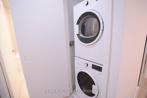 Photo 9 at 721 - 2020 Bathurst Street, Cedarvale, Toronto