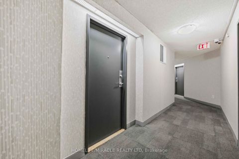 Photo 2 at 405 - 5 Rowntree Road, Jamestown, Toronto