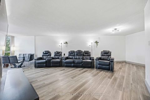Photo 7 at 405 - 5 Rowntree Road, Jamestown, Toronto