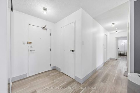 Photo 17 at 405 - 5 Rowntree Road, Jamestown, Toronto