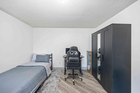 Photo 19 at 405 - 5 Rowntree Road, Jamestown, Toronto