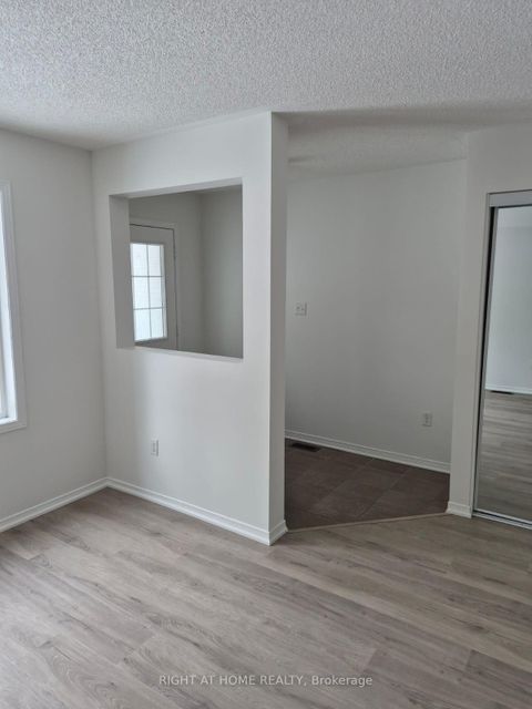 Photo 2 at 3 PEARTREE Court, Allandale Heights, Barrie