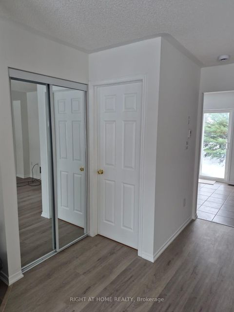 Photo 3 at 3 PEARTREE Court, Allandale Heights, Barrie